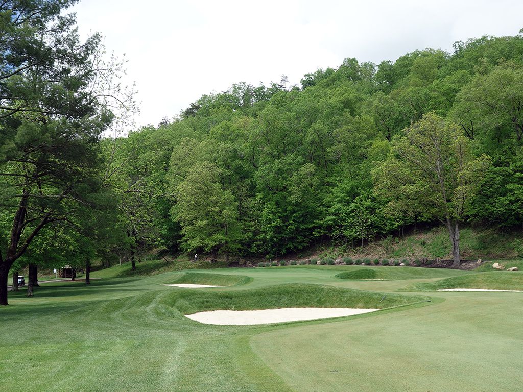 9th (Punchbowl) Hole at The (Old White TPC) Greenbrier (413 Yard Par 4)